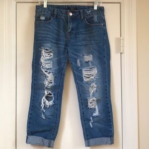 MID RISE- DESTROYED STRAIGHT LEG ANKLE JEANS  F21